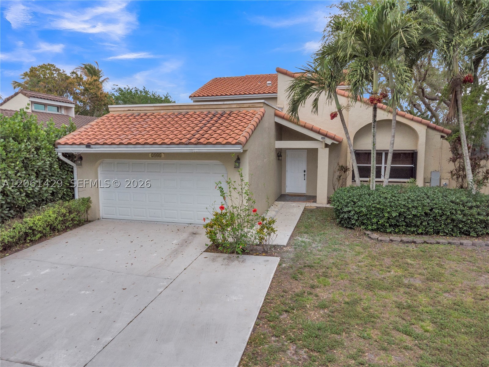 2905 Begonia Way — photo