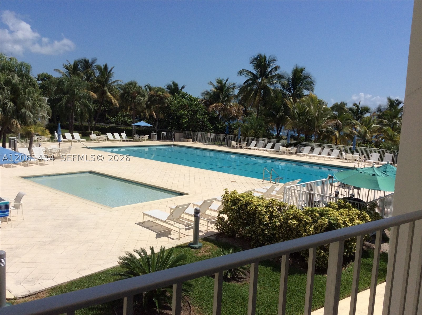 881 Ocean Dr Th3 — photo