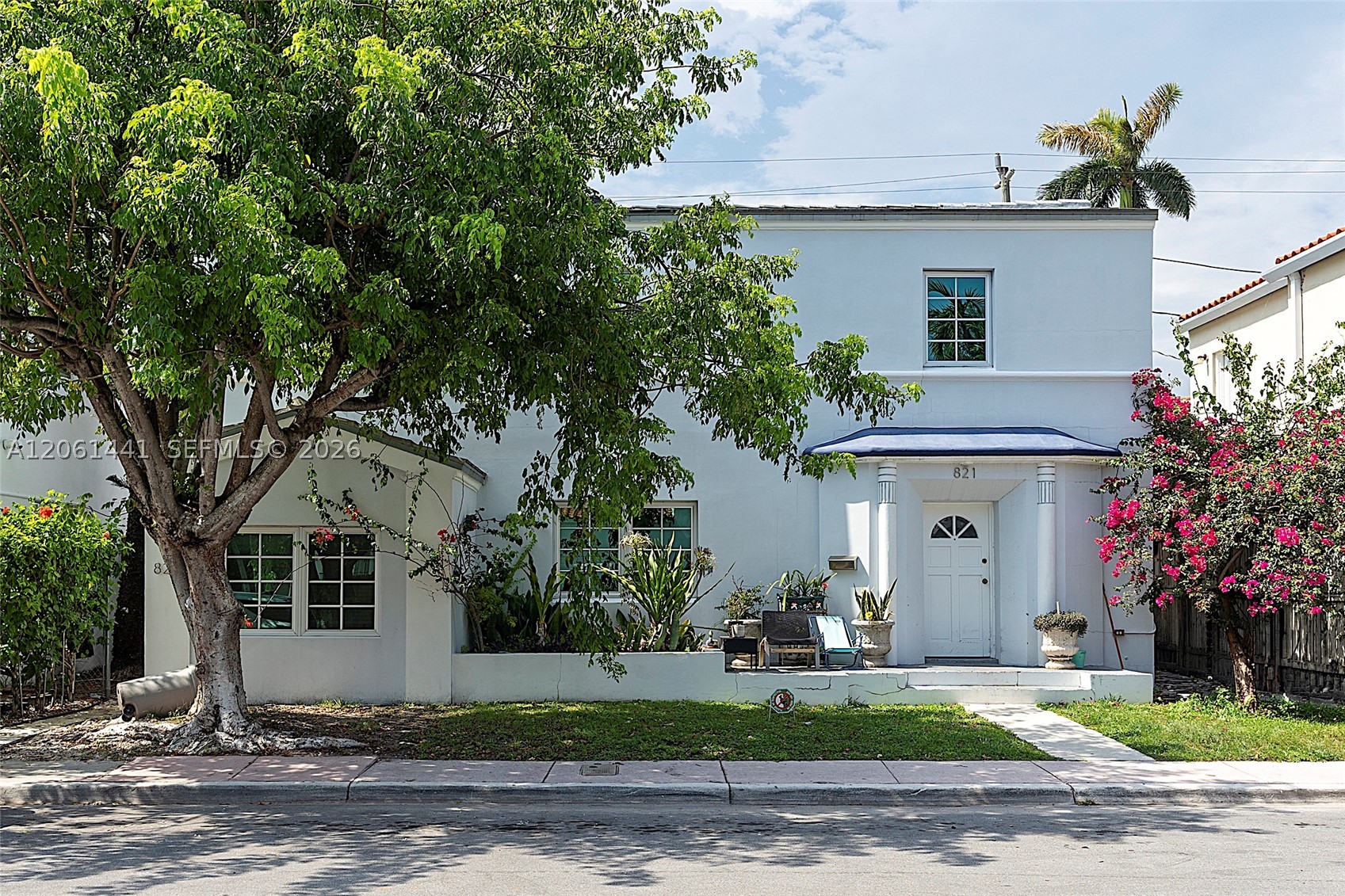 821 Espanola Way — photo