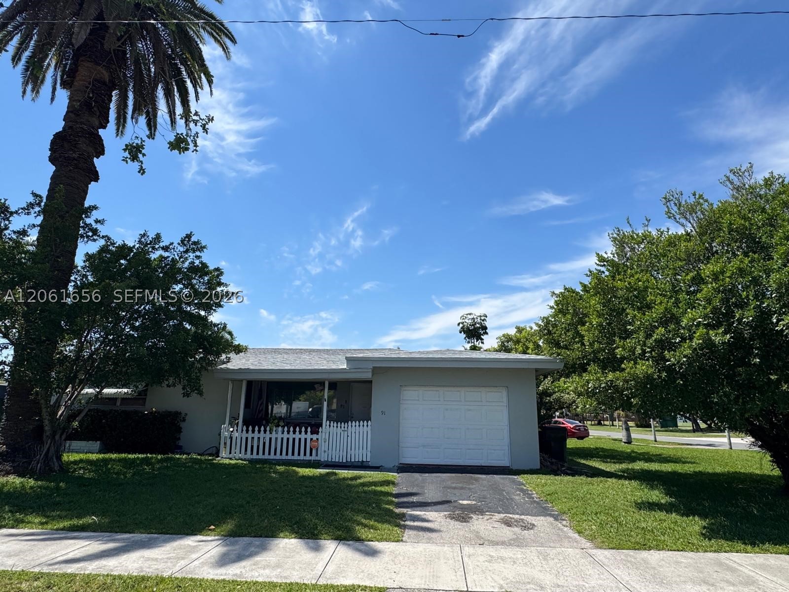 91 Fronton Blvd — photo