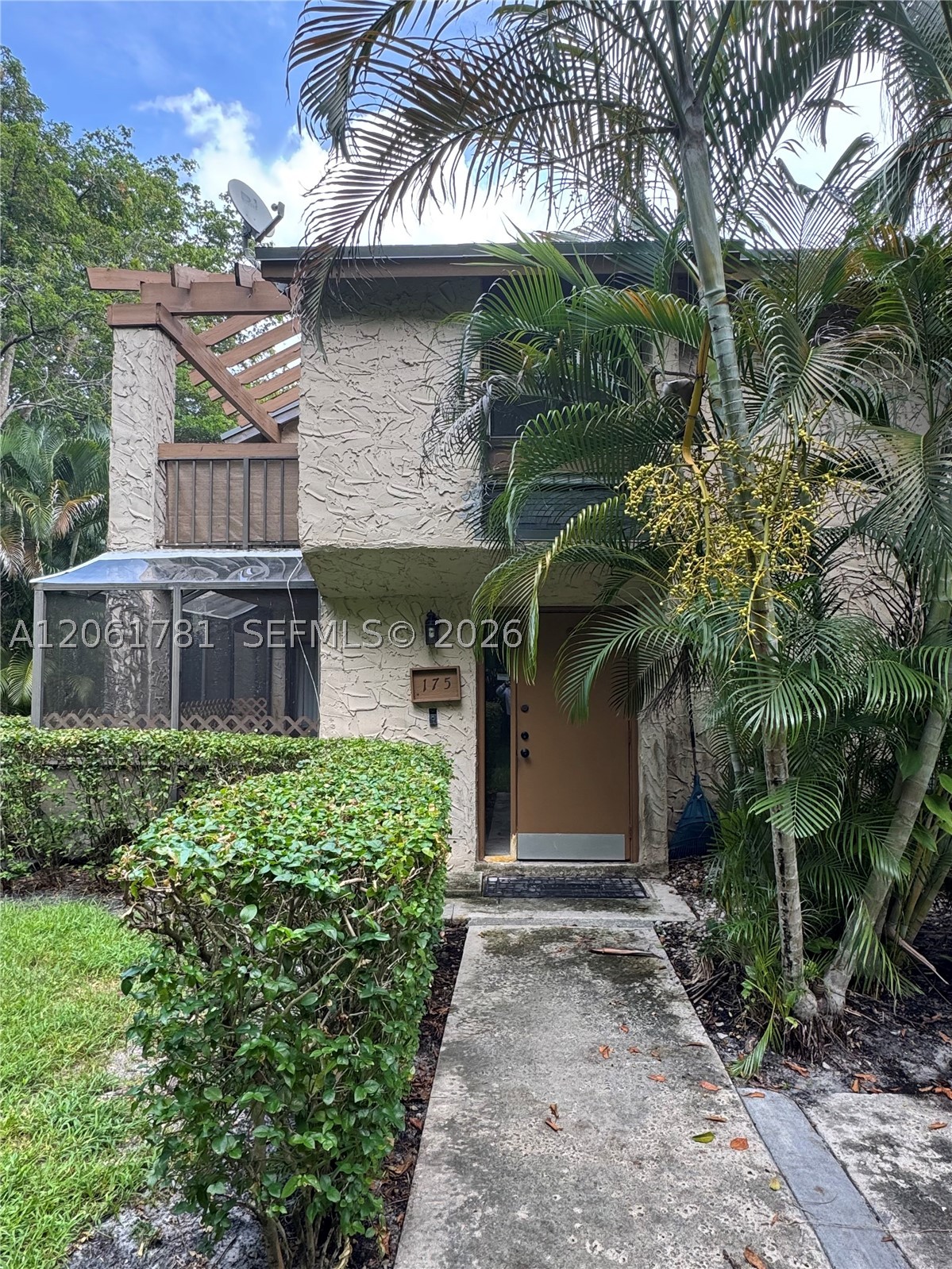 175 Wimbledon Lake Dr — photo