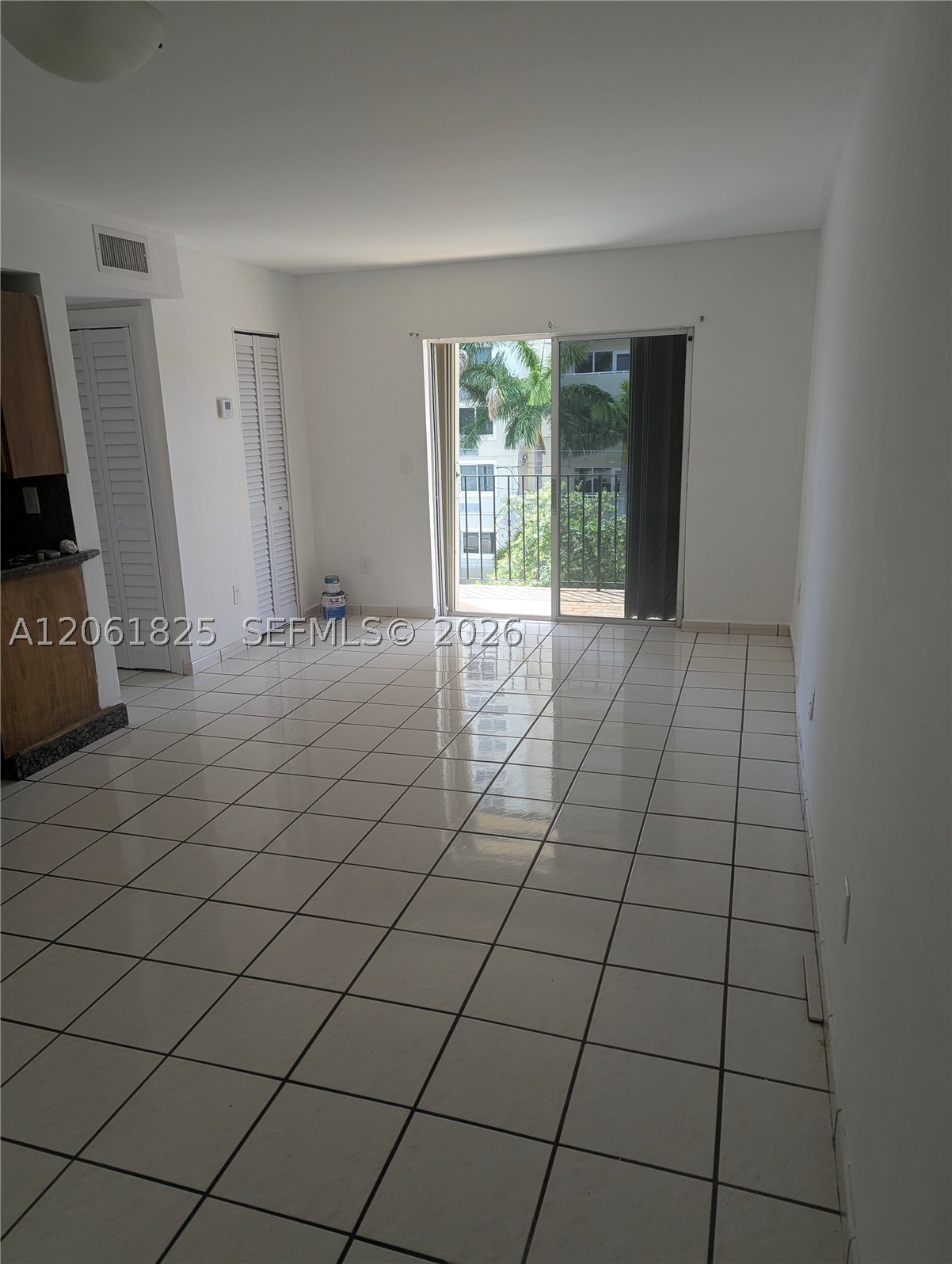 1051 SW 1st St 411 — photo
