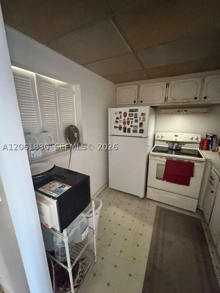 568 N Mansfield N 568 — photo