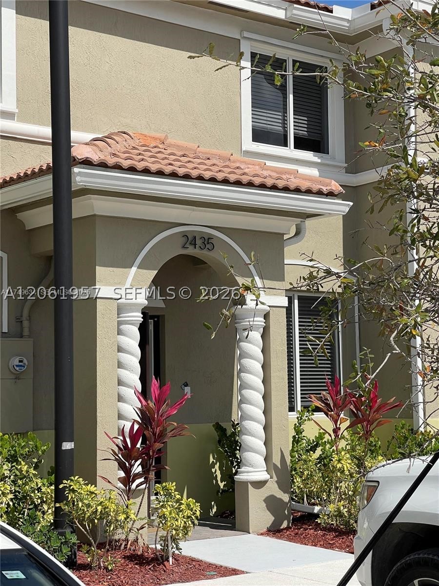 2435 SE 11th St — photo