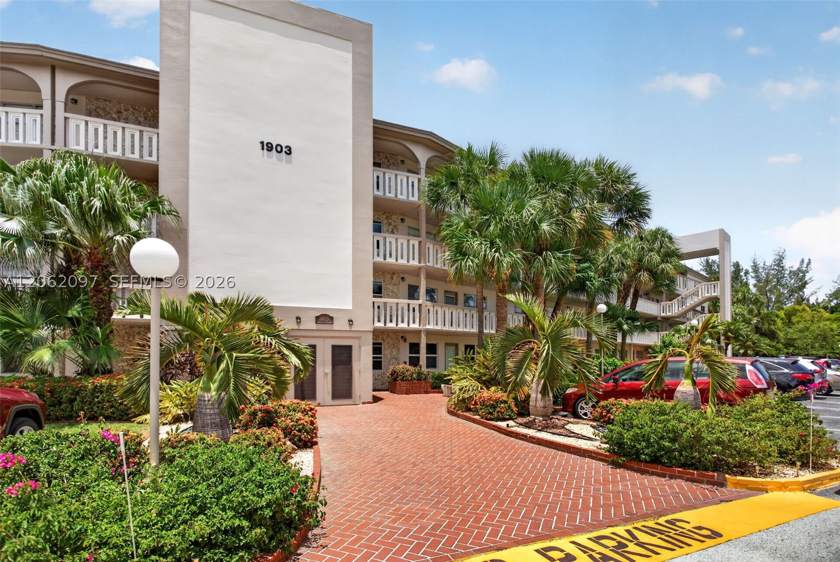 1903 Bermuda Cir D2 — photo