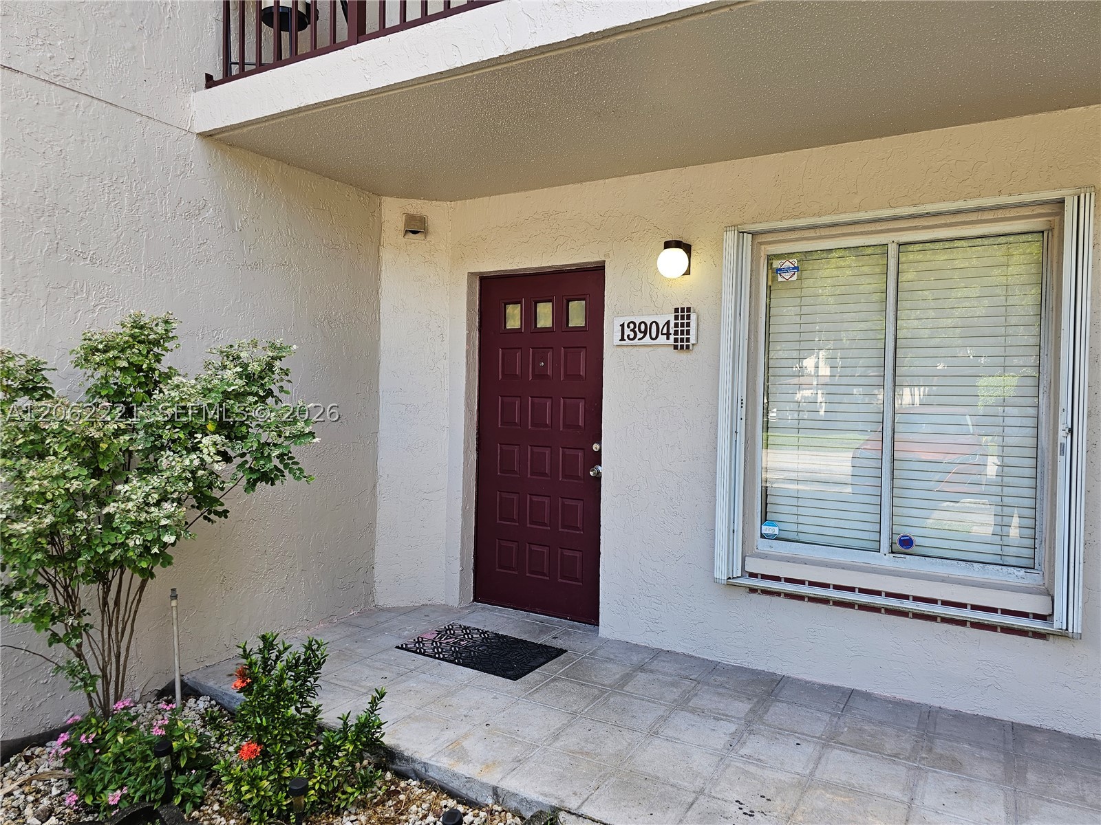 13904 SW 91st Ter 13904 — photo