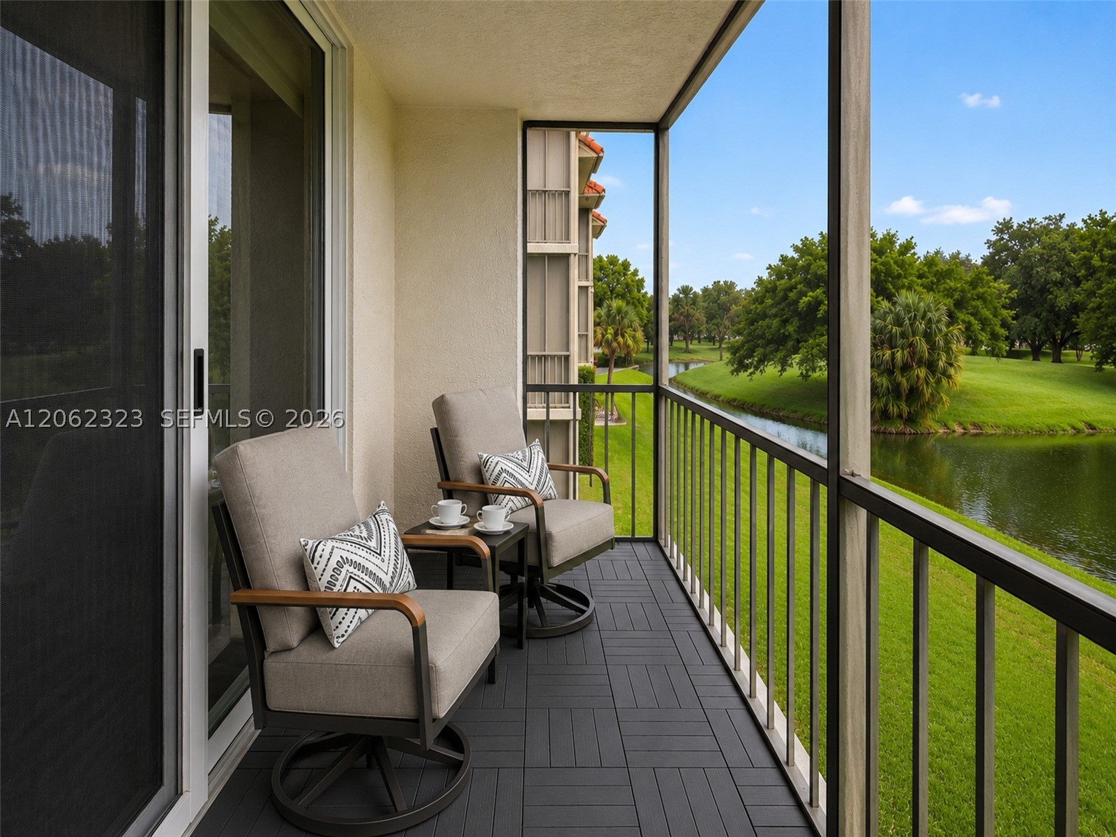 800 S Hollybrook Dr 205 — photo