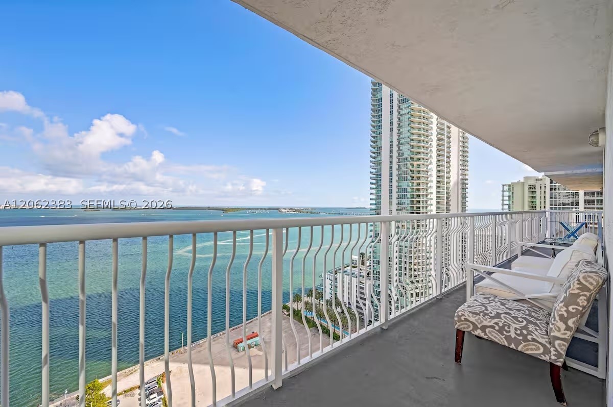 1200 Brickell Bay Dr 2502 — photo