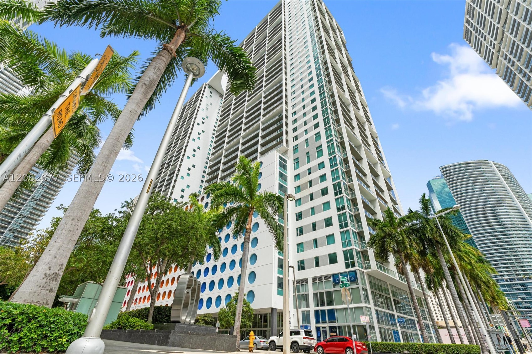 500 Brickell Ave 1405 — photo