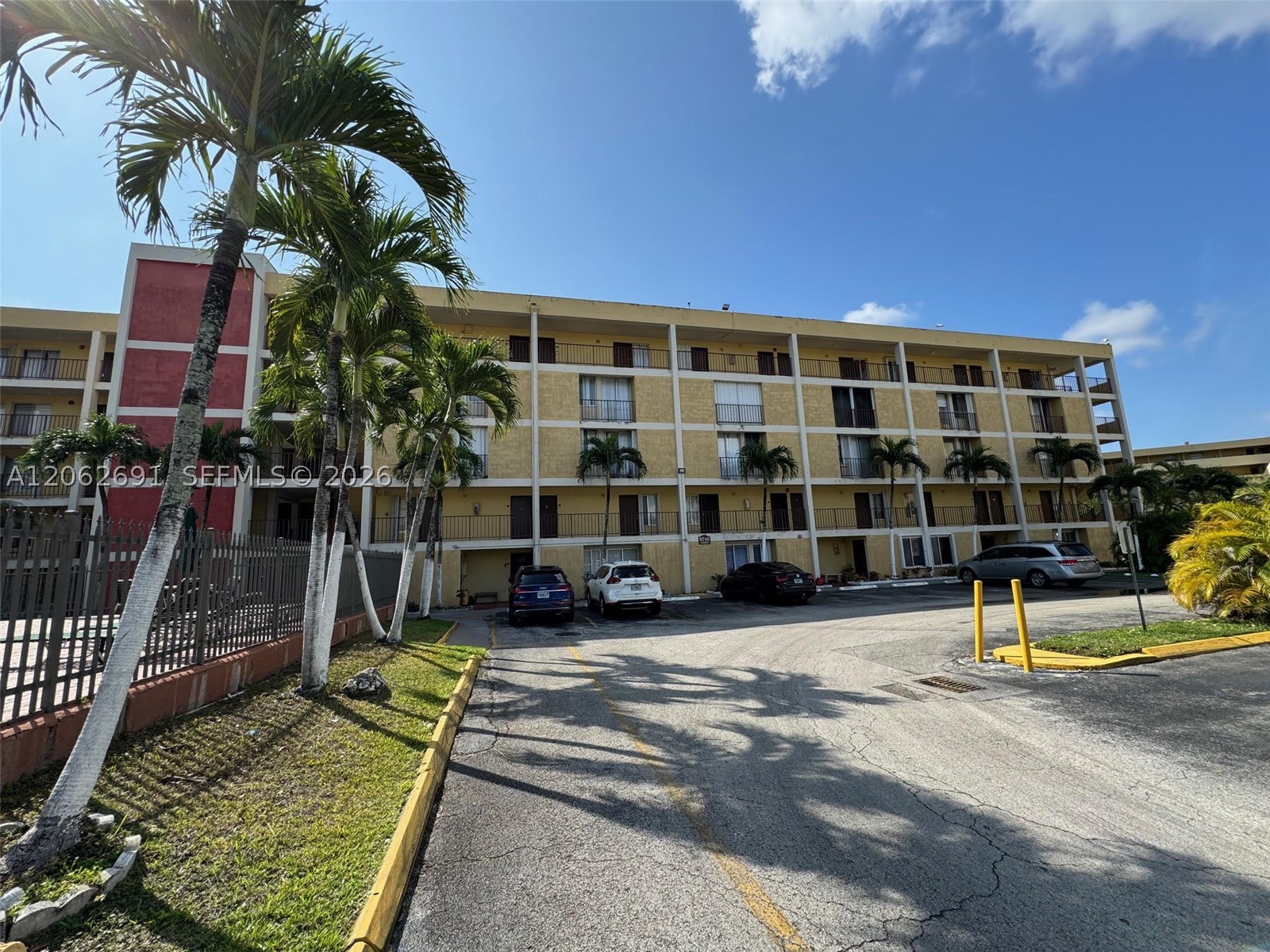 9240 Fontainebleau Blvd 204 — photo