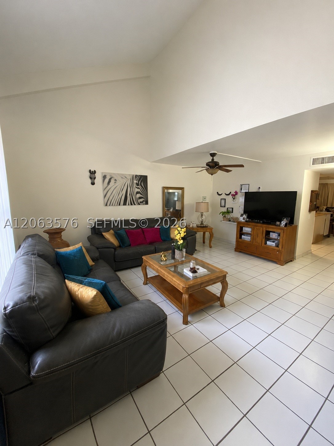 633 N University Dr 14 — photo