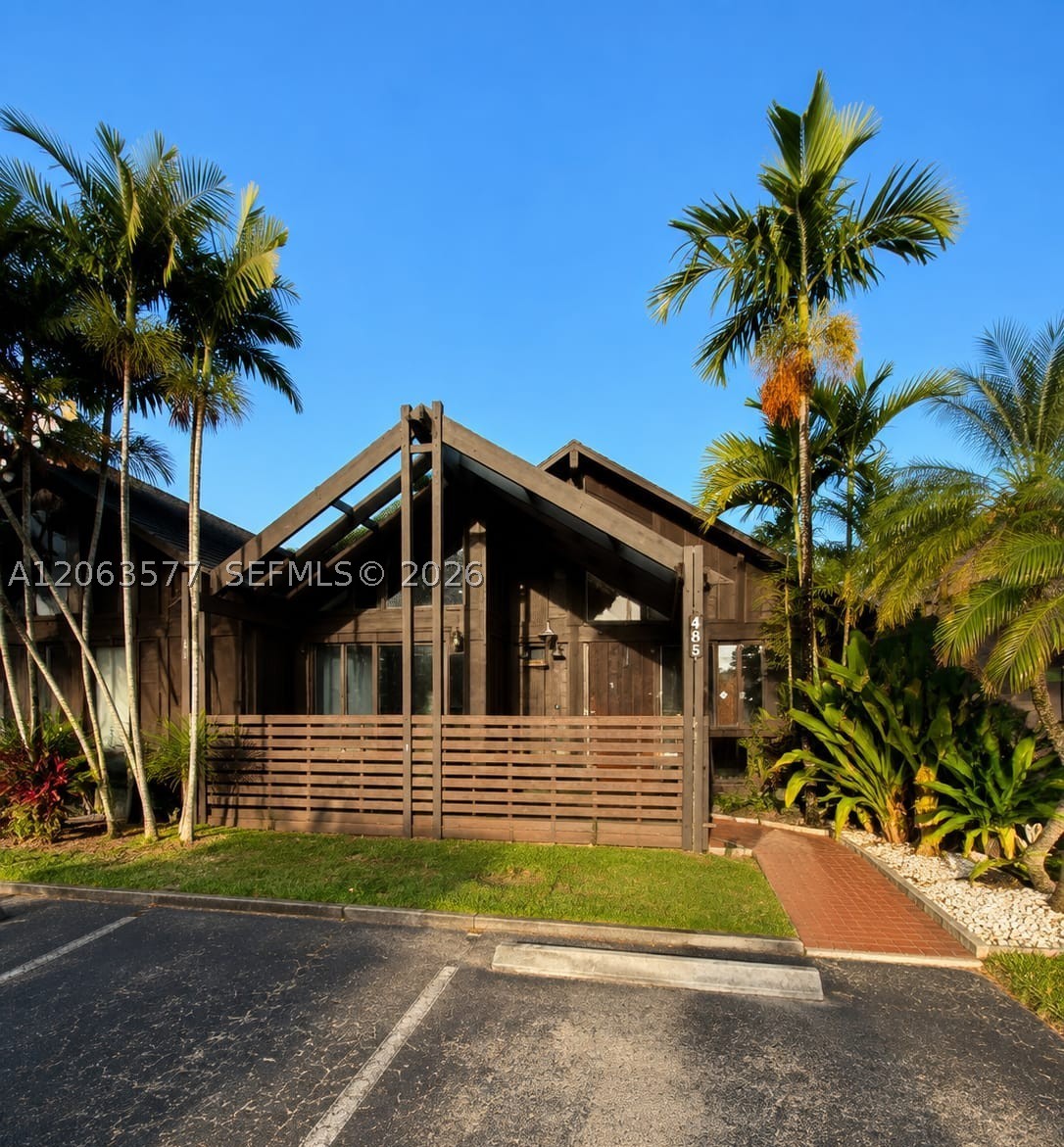 485 N University Dr 3-6 — photo