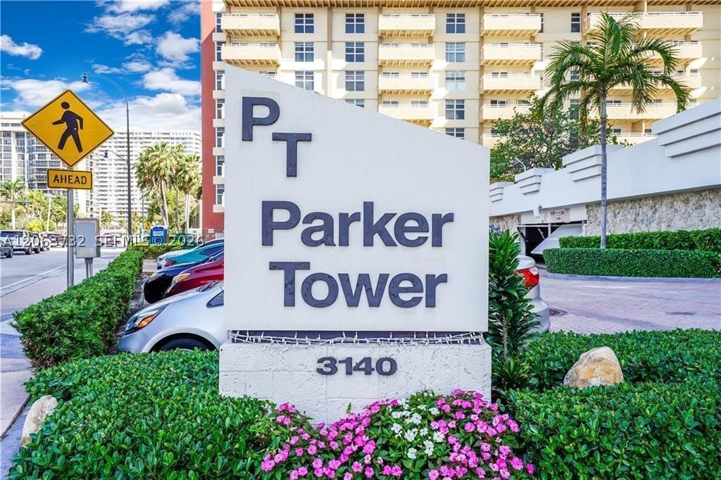 3140 S Ocean Dr 911 — photo