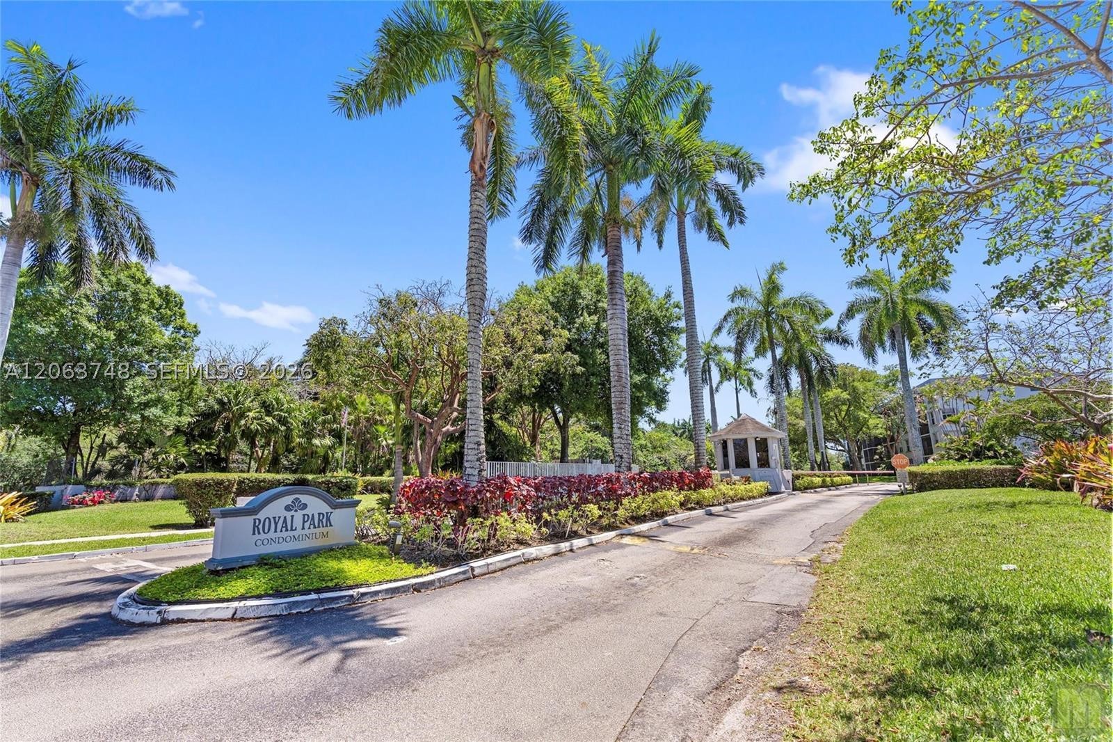 111 Royal Park Dr 1F — photo