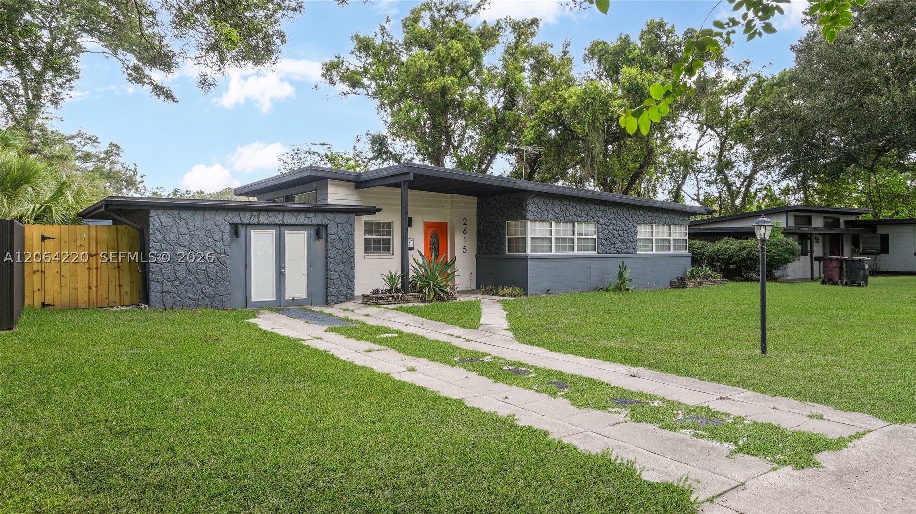 2615 Hargill Dr — photo