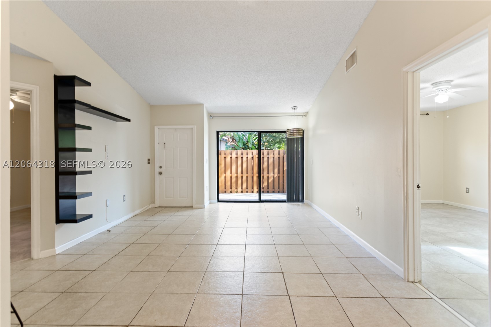 2734 N Nob Hill Rd — photo