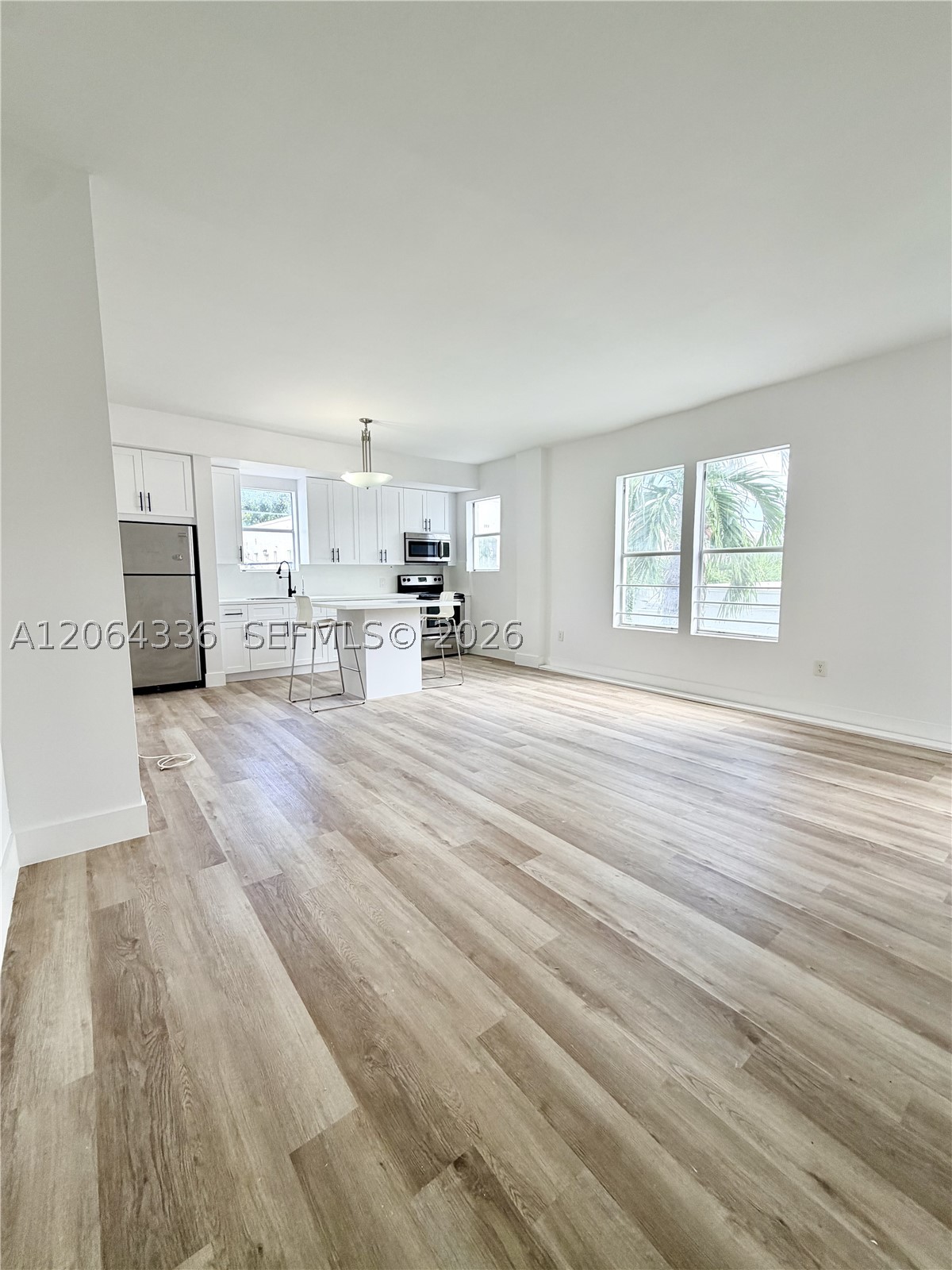 737 Jefferson Ave 204 — photo