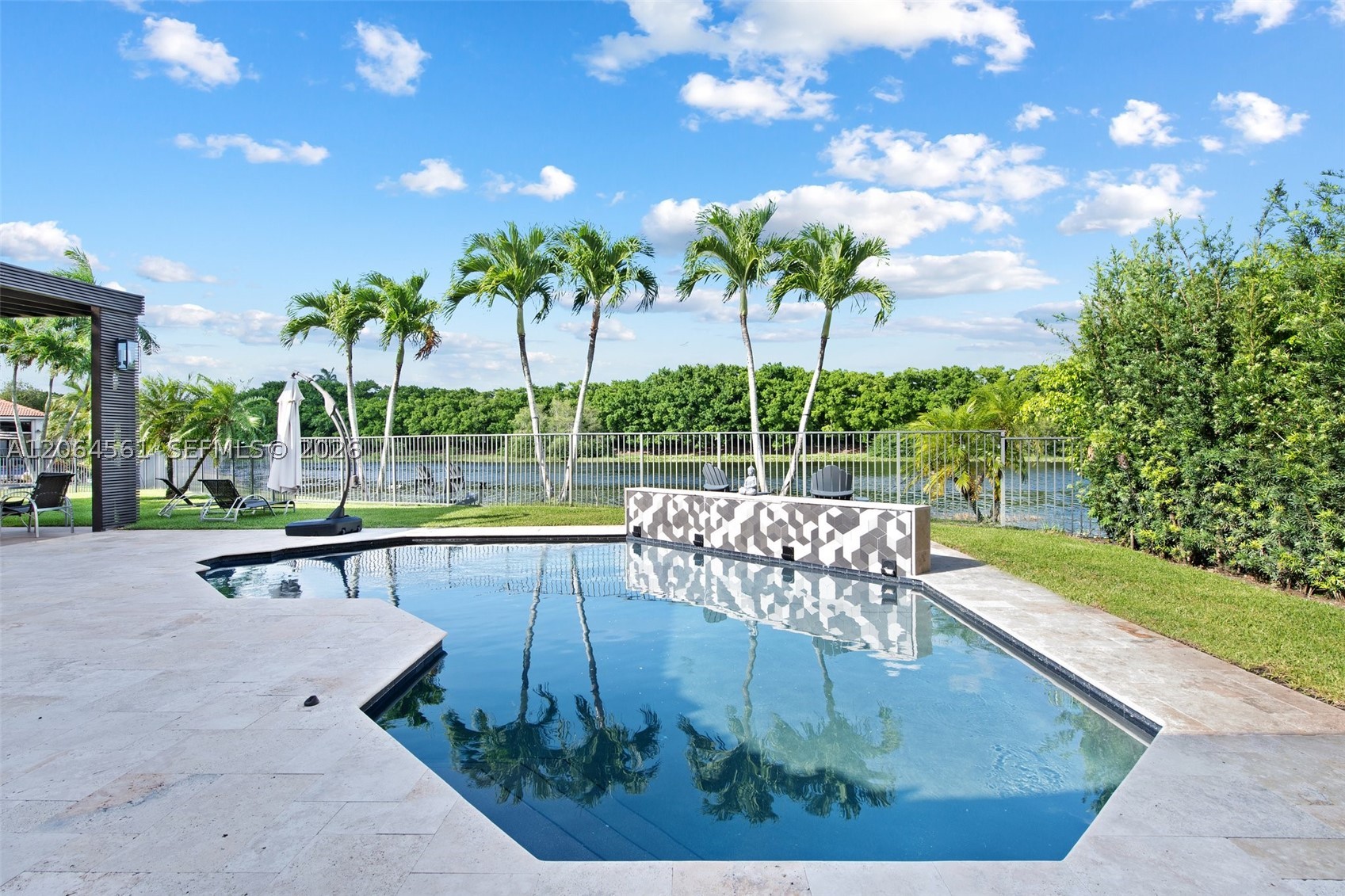 2498 Eagle Run Dr — photo