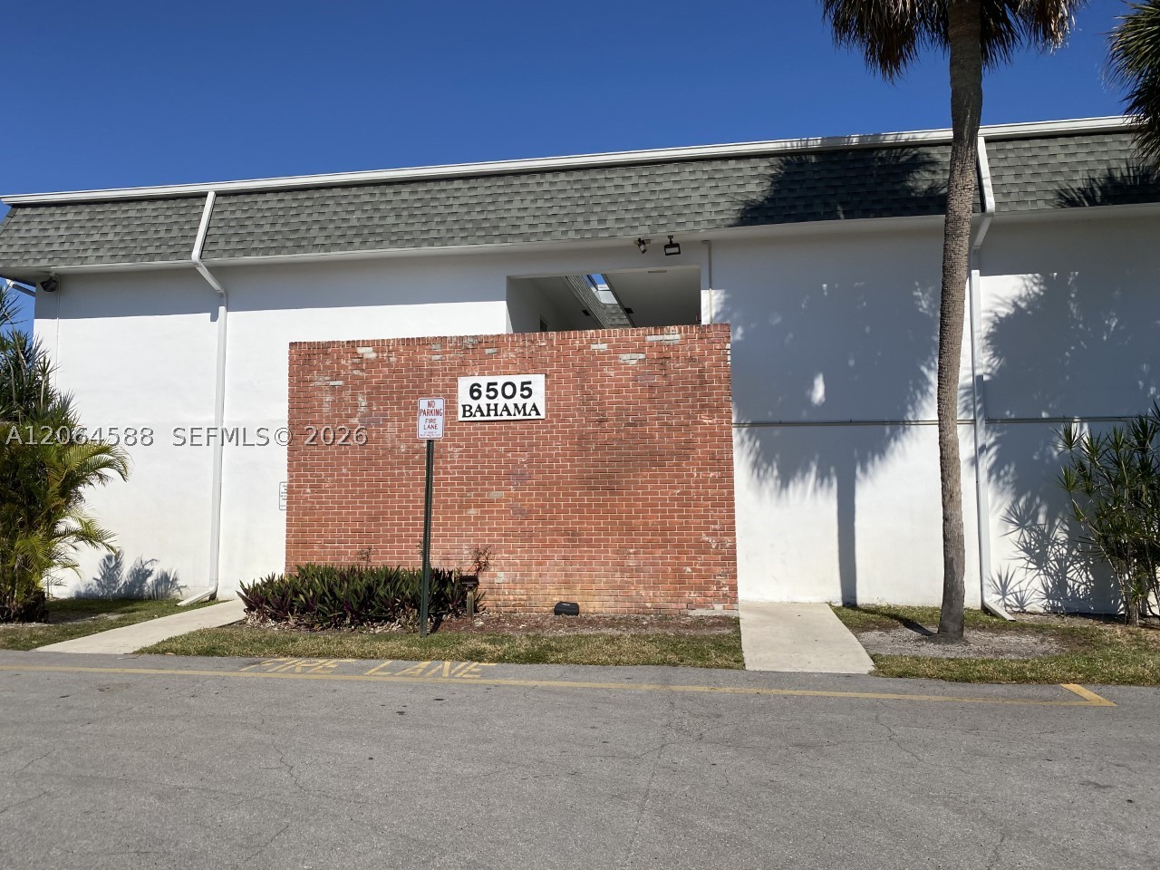6505 Winfield Blvd B-19 — photo