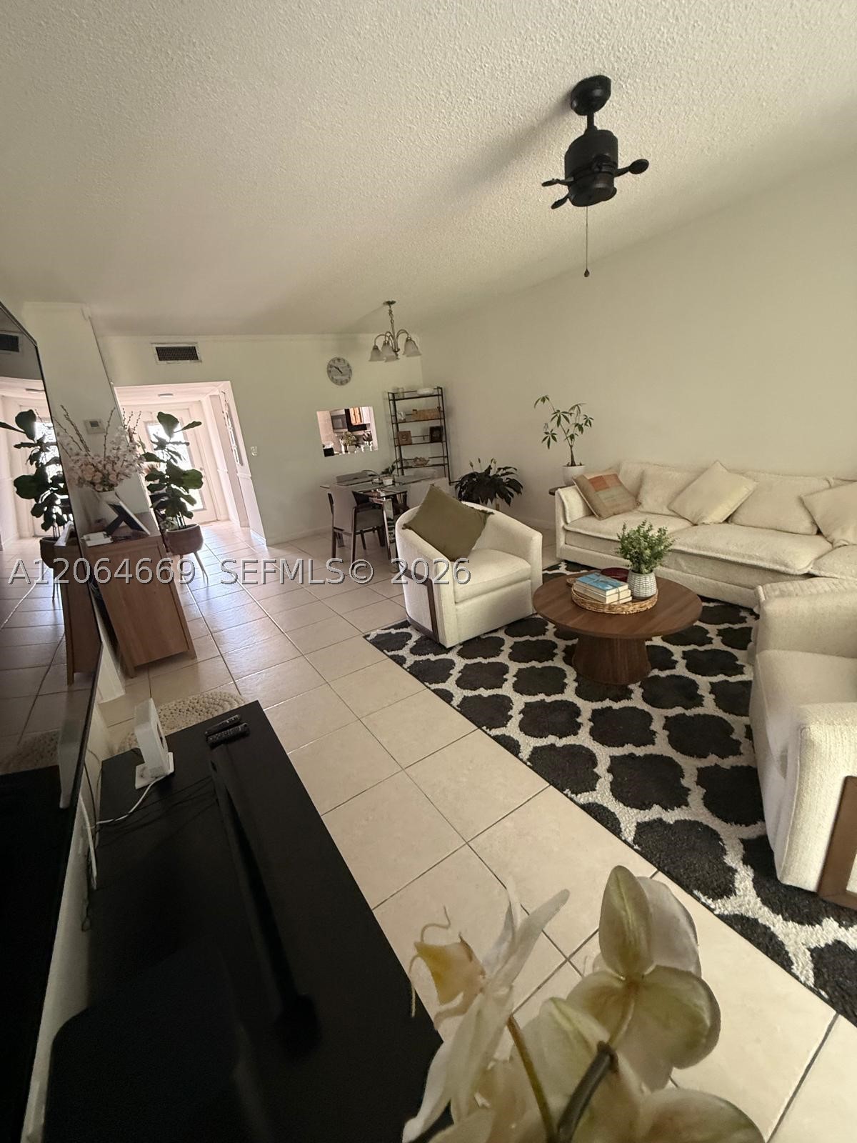 1055 Country Club Dr 402 — photo