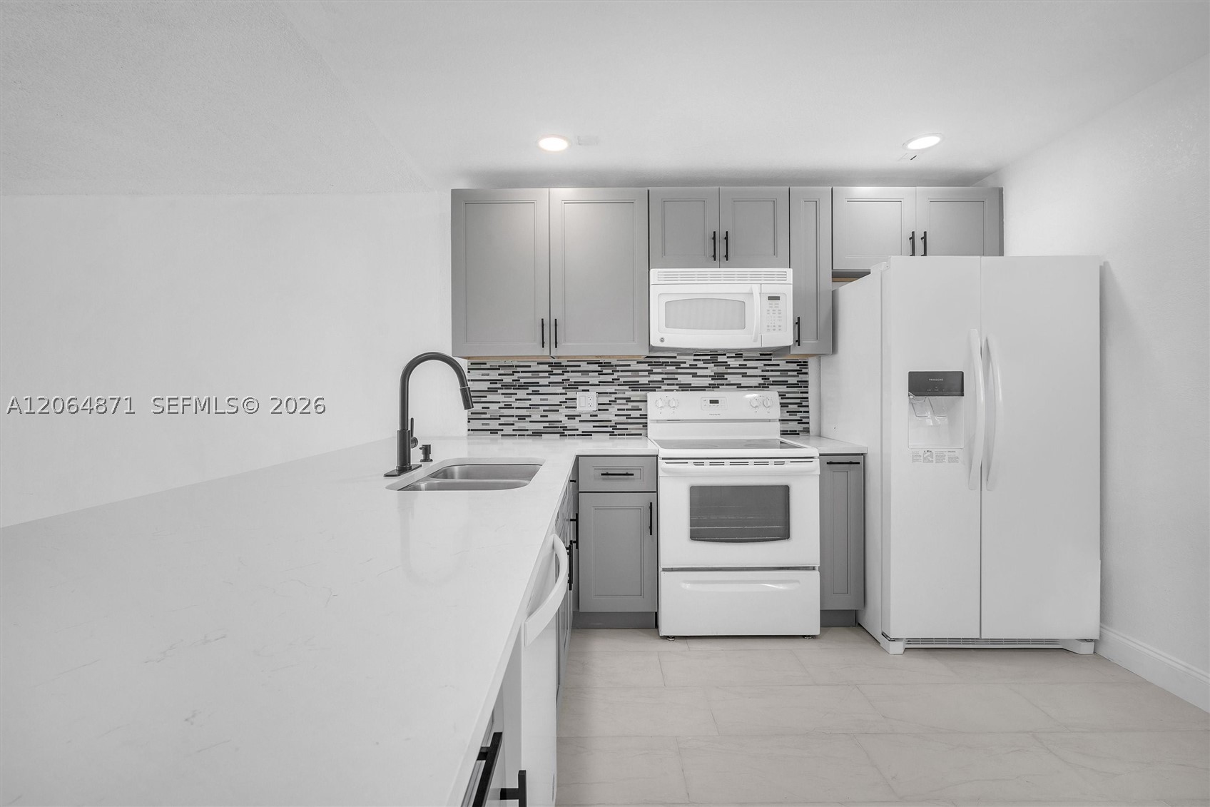 2601 NE 3rd Ct 4110 — photo