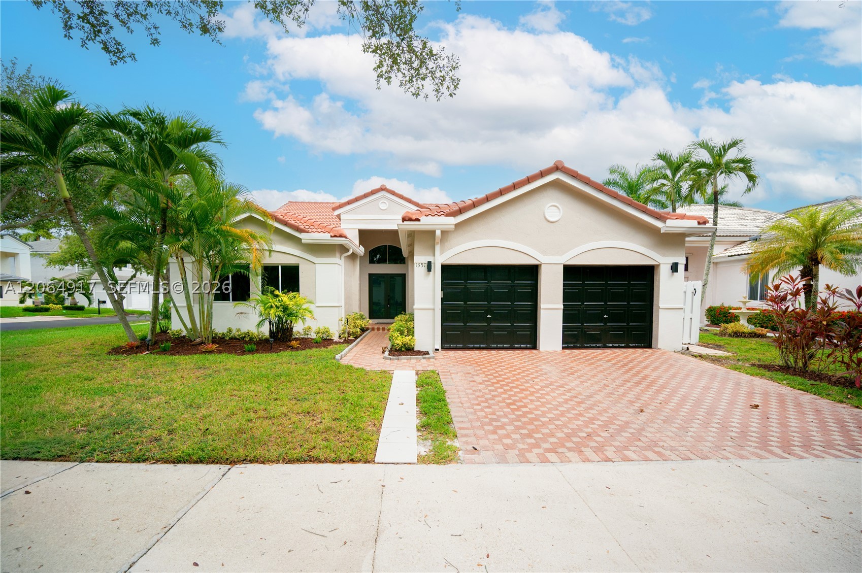 1357 Camellia Ln — photo