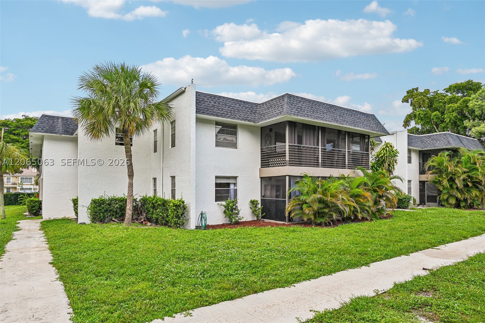 2830 Riverside Dr 103-3 — photo