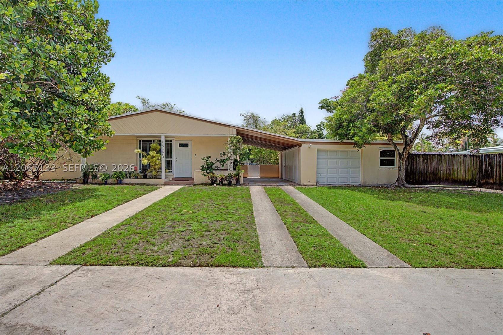 9770 Cutler Ridge Dr — photo