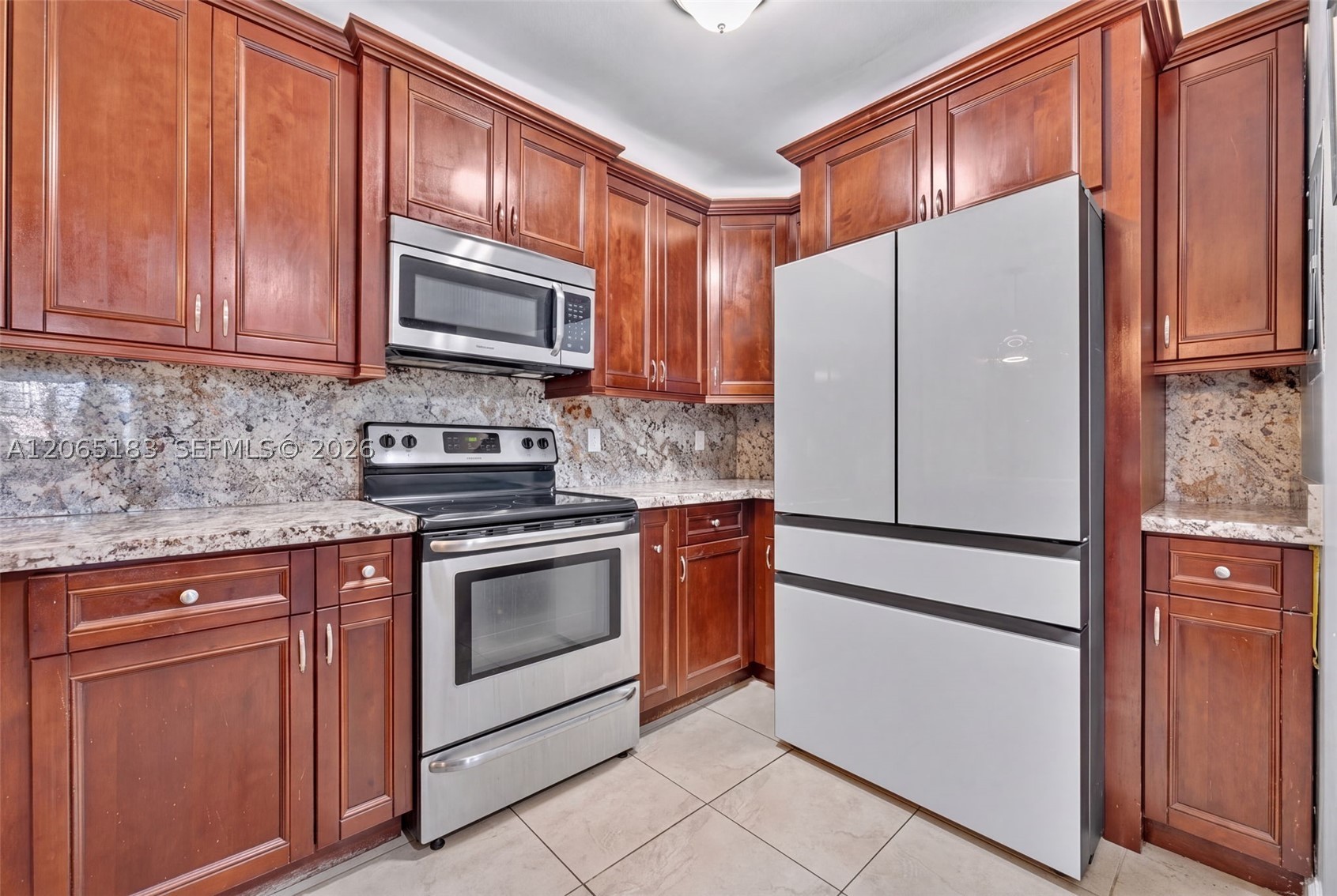 3007 N Oakland Forest Dr 107 — photo
