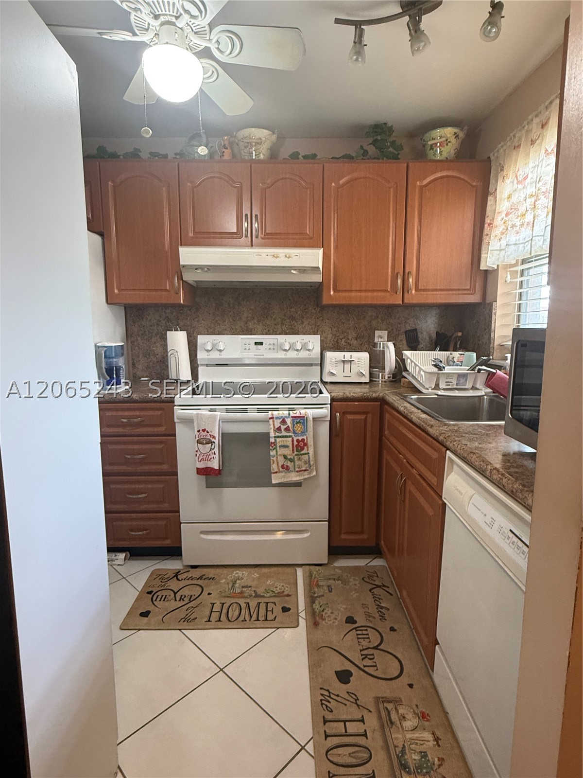 9001 Sunrise Lakes Blvd 201 — photo