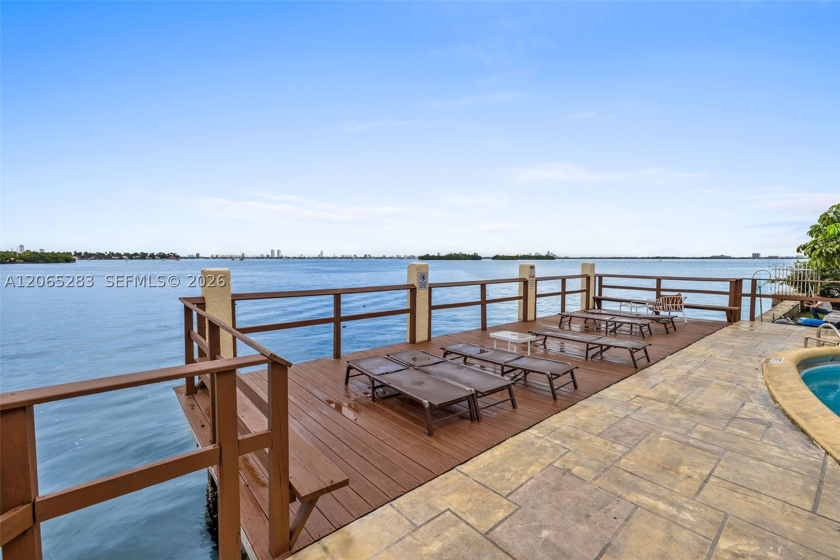 7845 NE Bayshore Ct 12 — photo