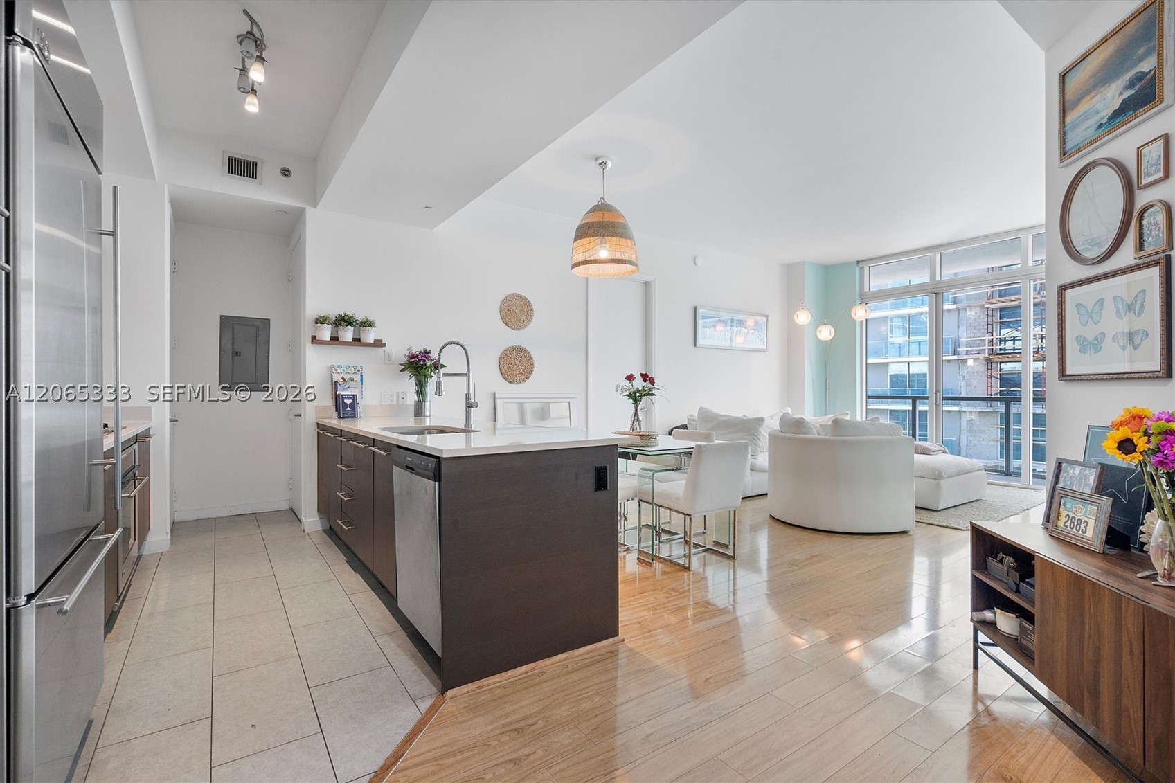 55 SE 6th St 4305 — photo