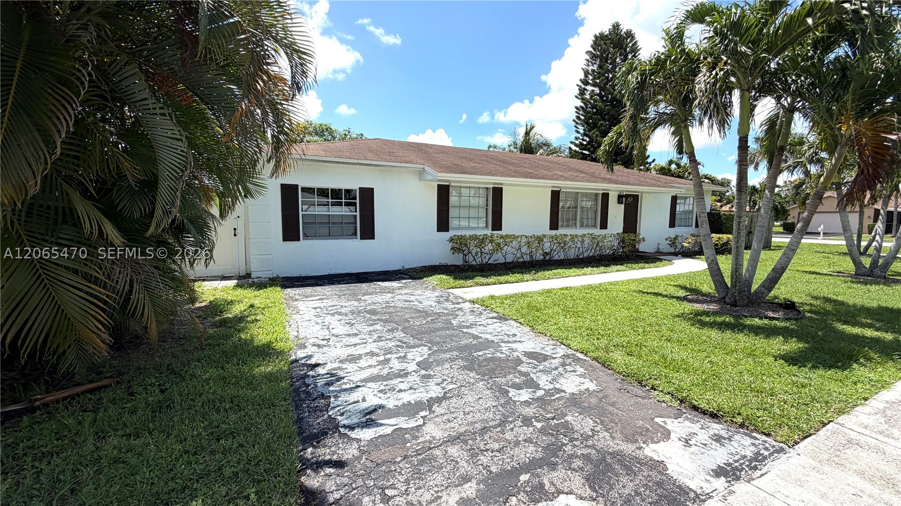 19480 Dakota Ct — photo