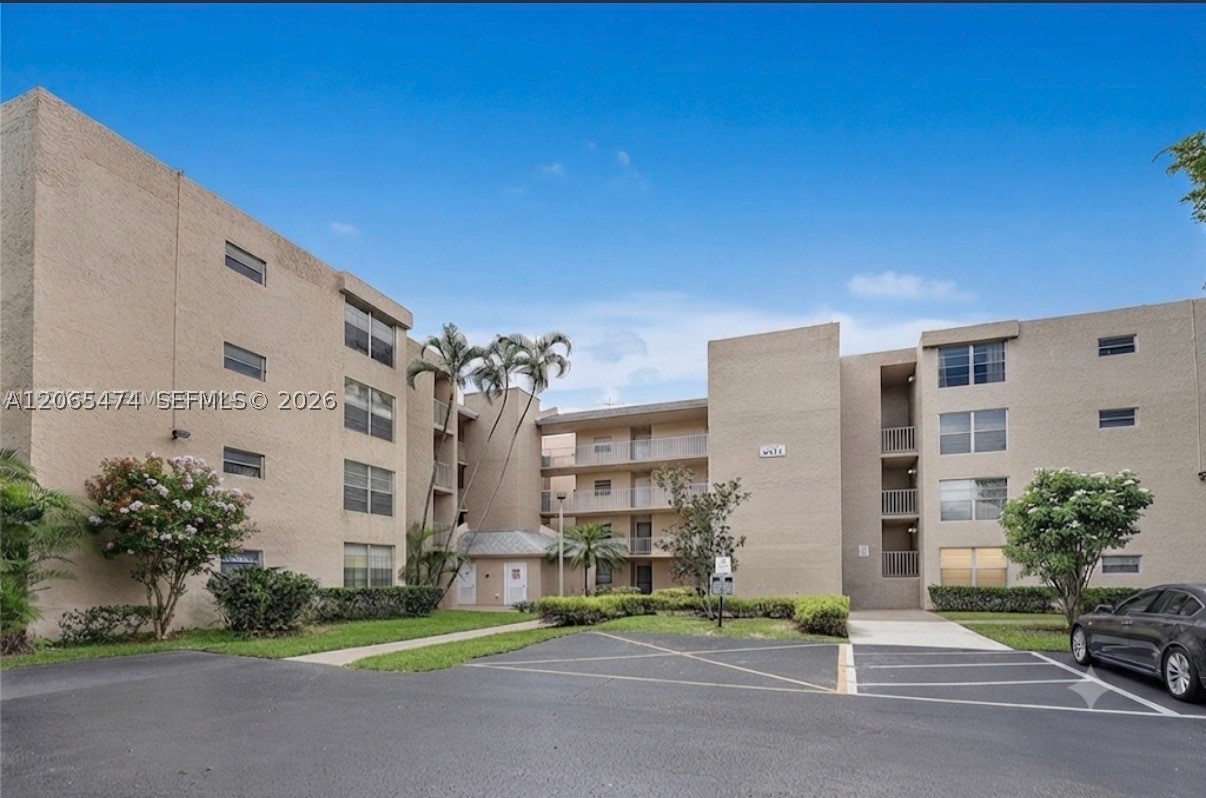 9471 Evergreen Pl 307 — photo
