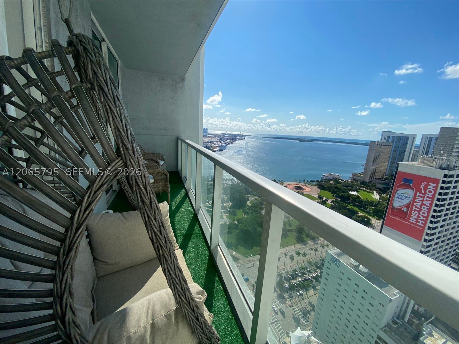 244 Biscayne Blvd 3707 — photo