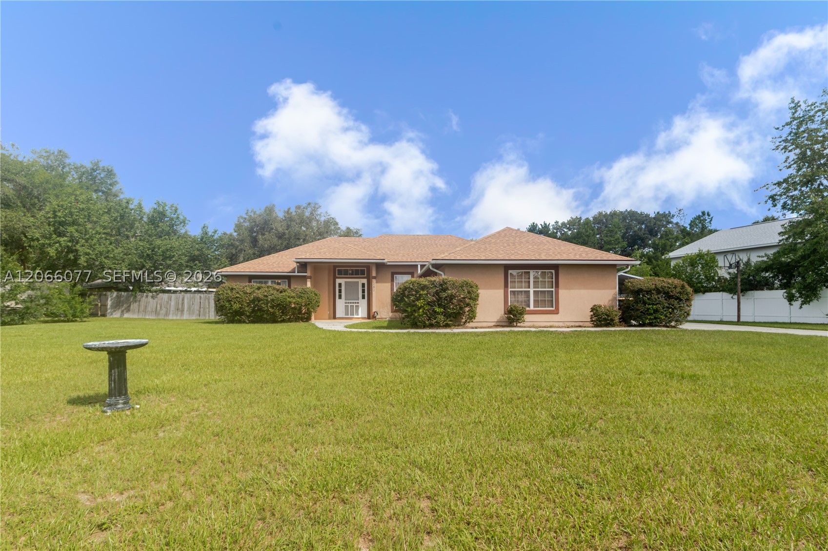 281 SW Callaway Dr — photo