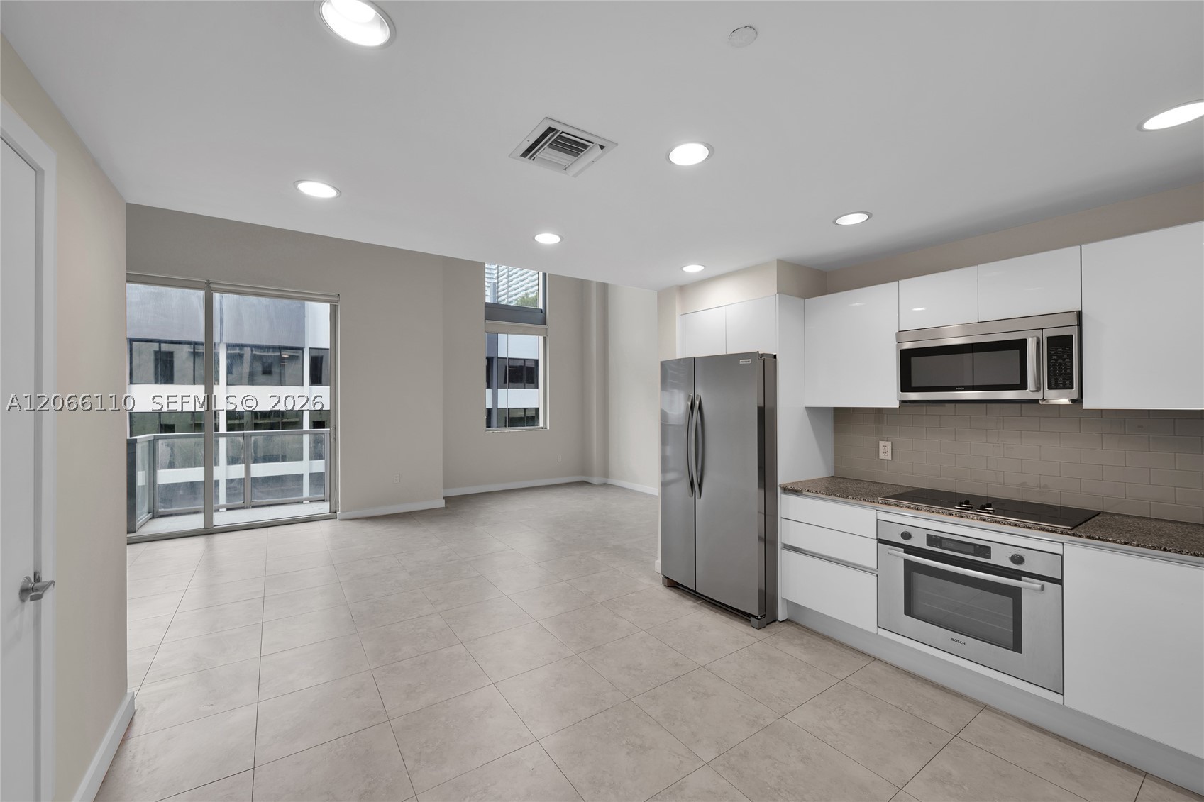 1060 Brickell Ave 815 — photo