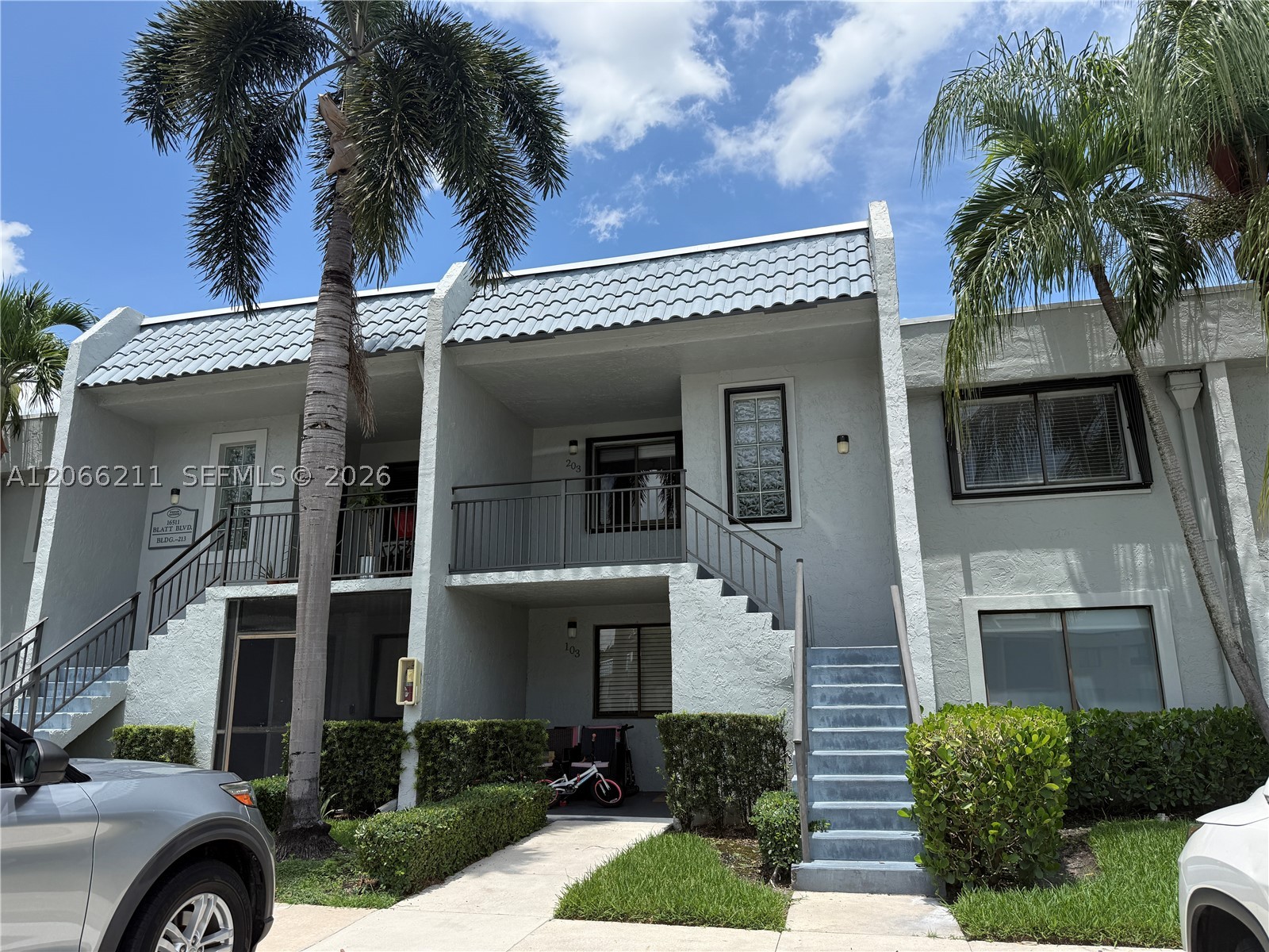 16511 Blatt Blvd 203 — photo