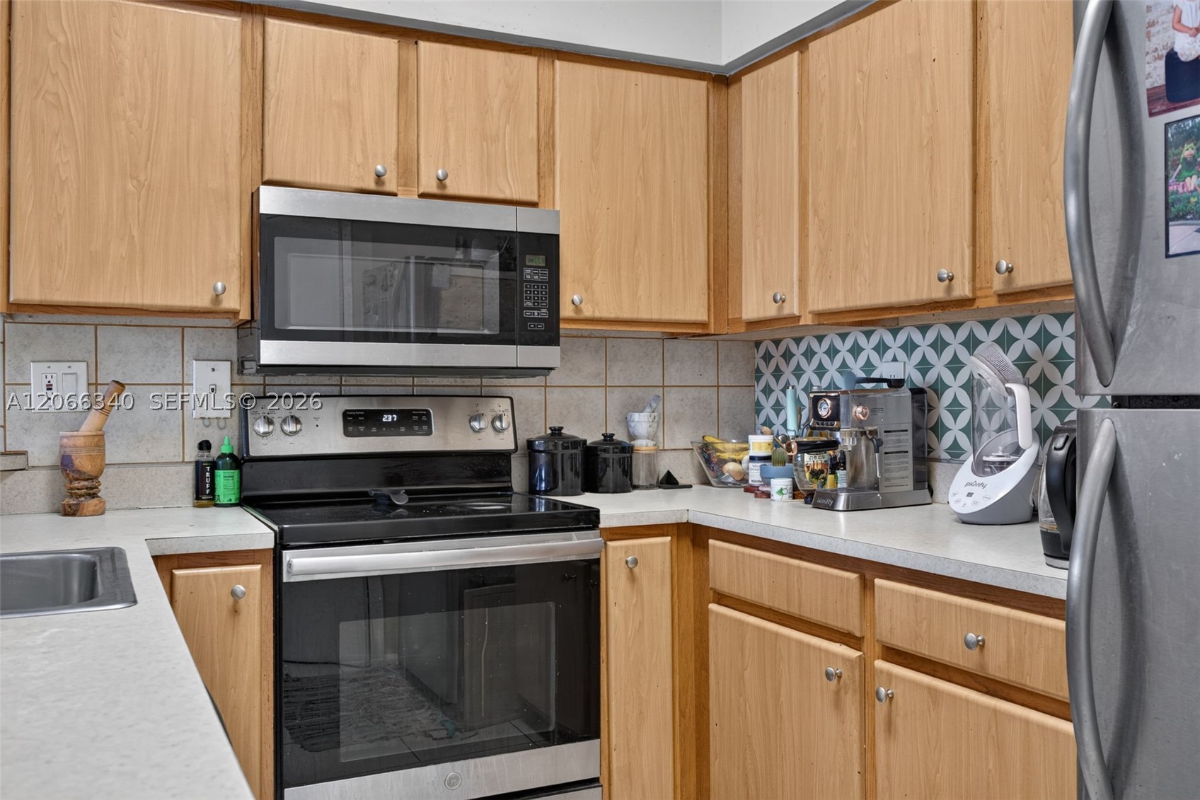 2445 SW 18th Ter 807 — photo