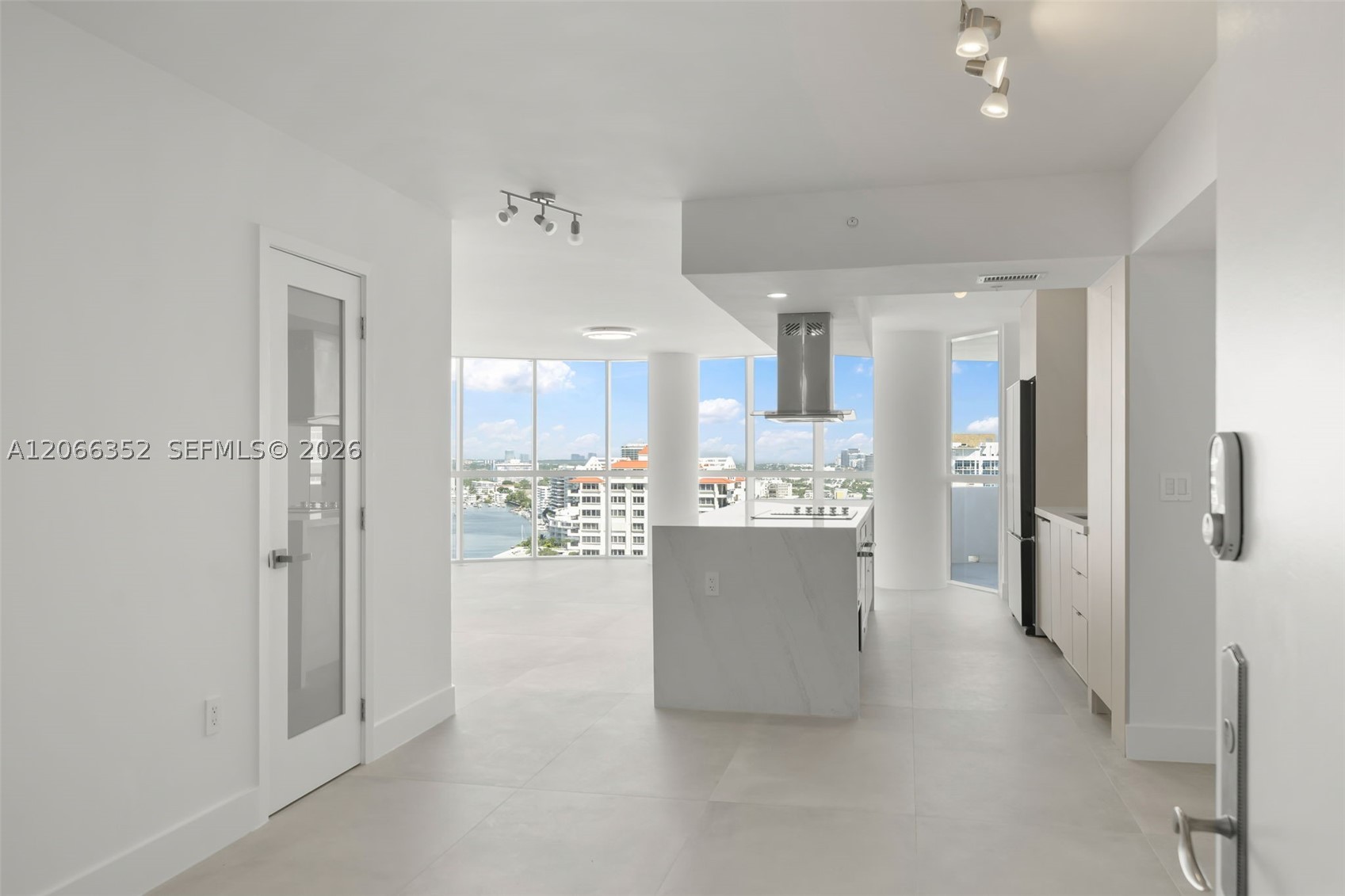 6301 Collins Ave 2307 — photo