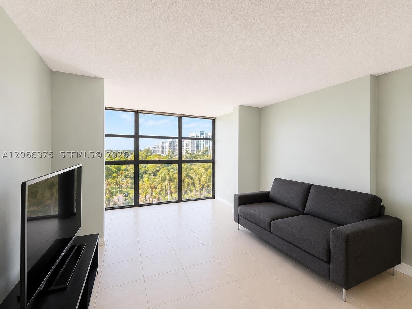 200 Leslie Dr 727 — photo