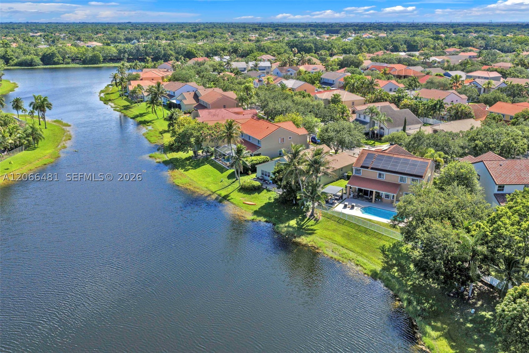480 Cambridge Dr — photo