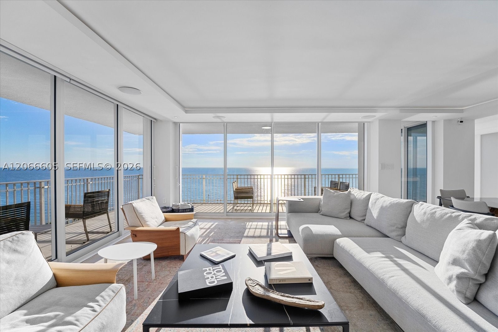 881 Ocean Dr 11H — photo