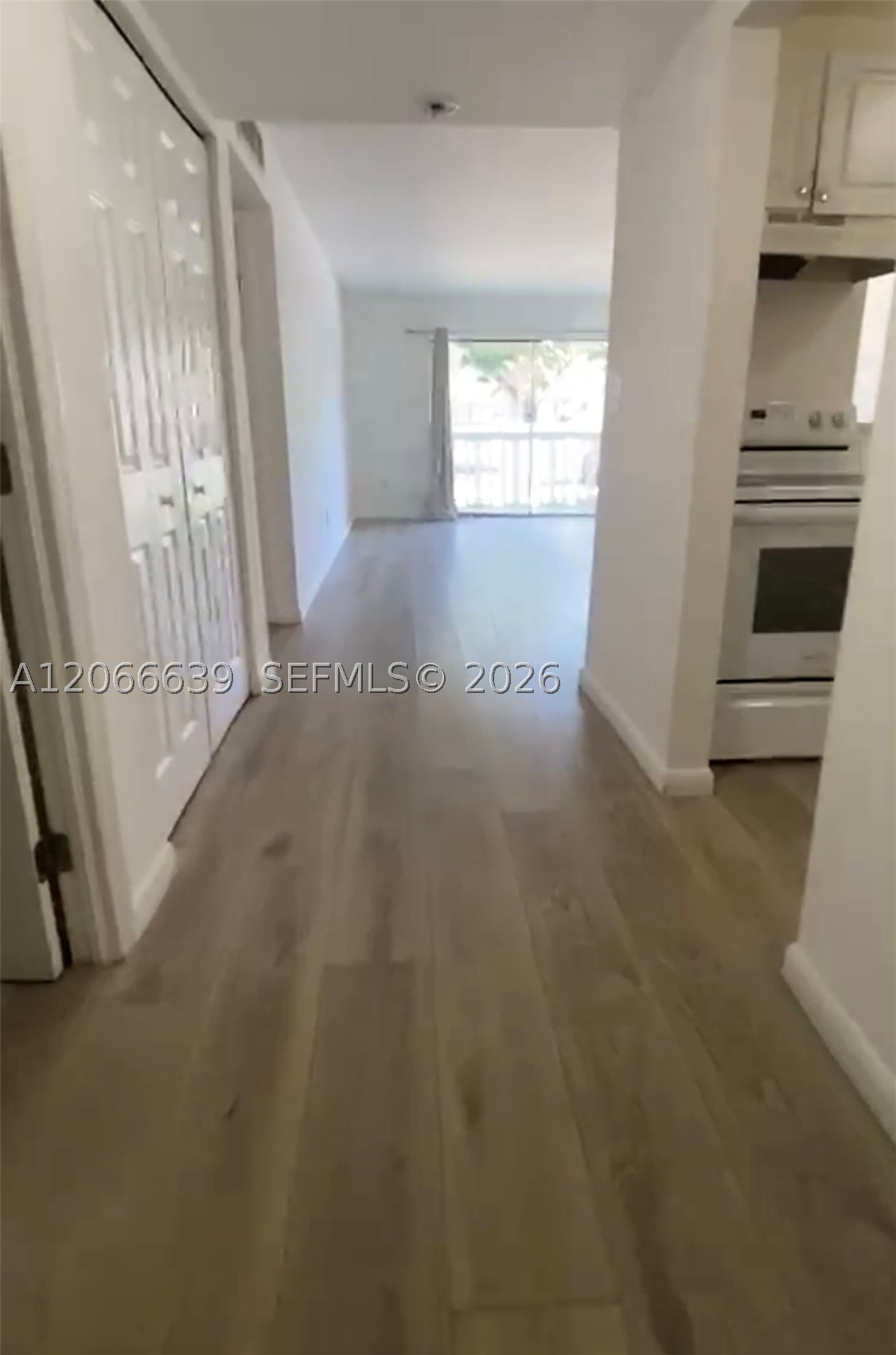 15205 NE 6th Ave D104 — photo