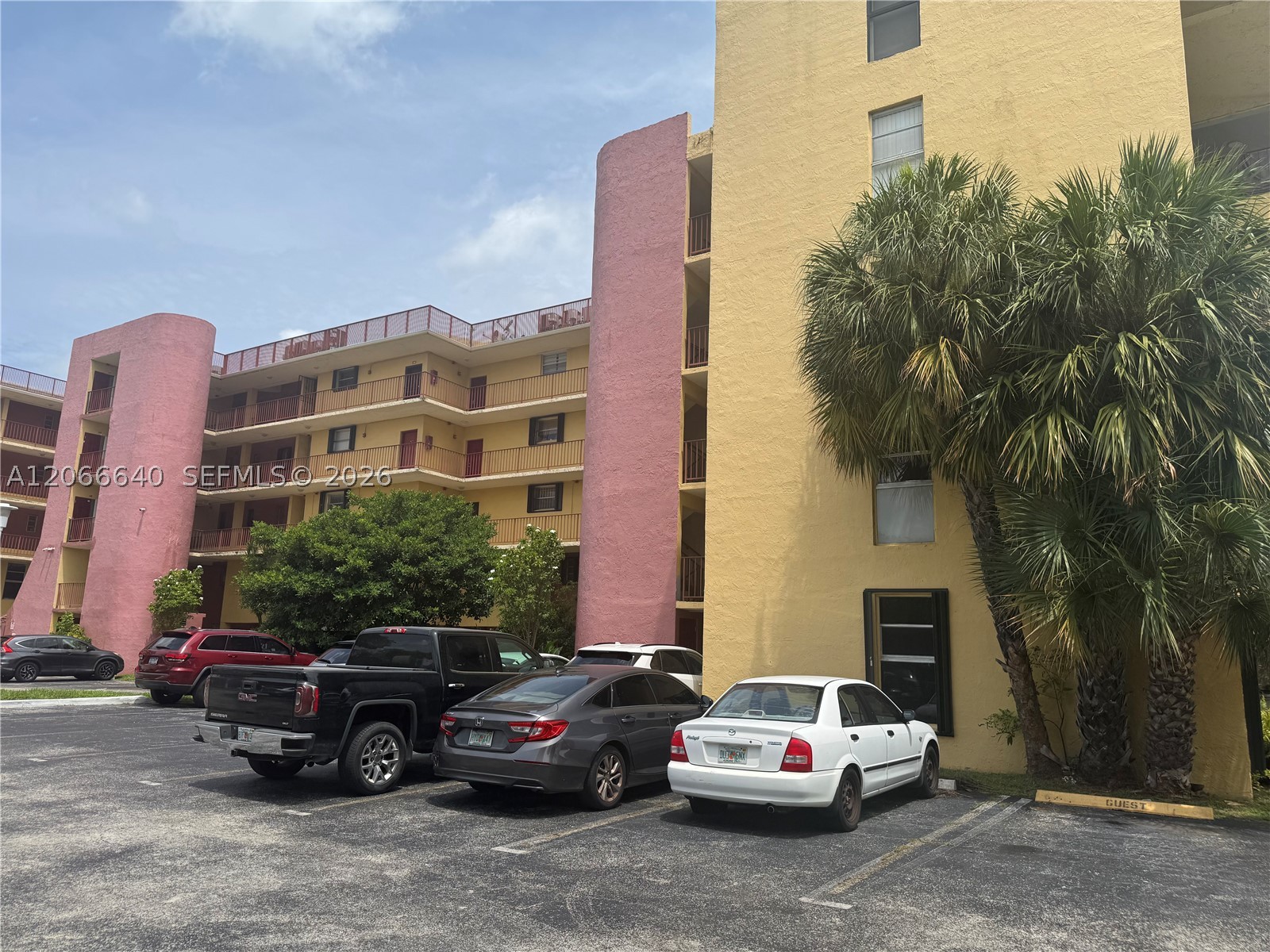 8775 Park Blvd 123 — photo