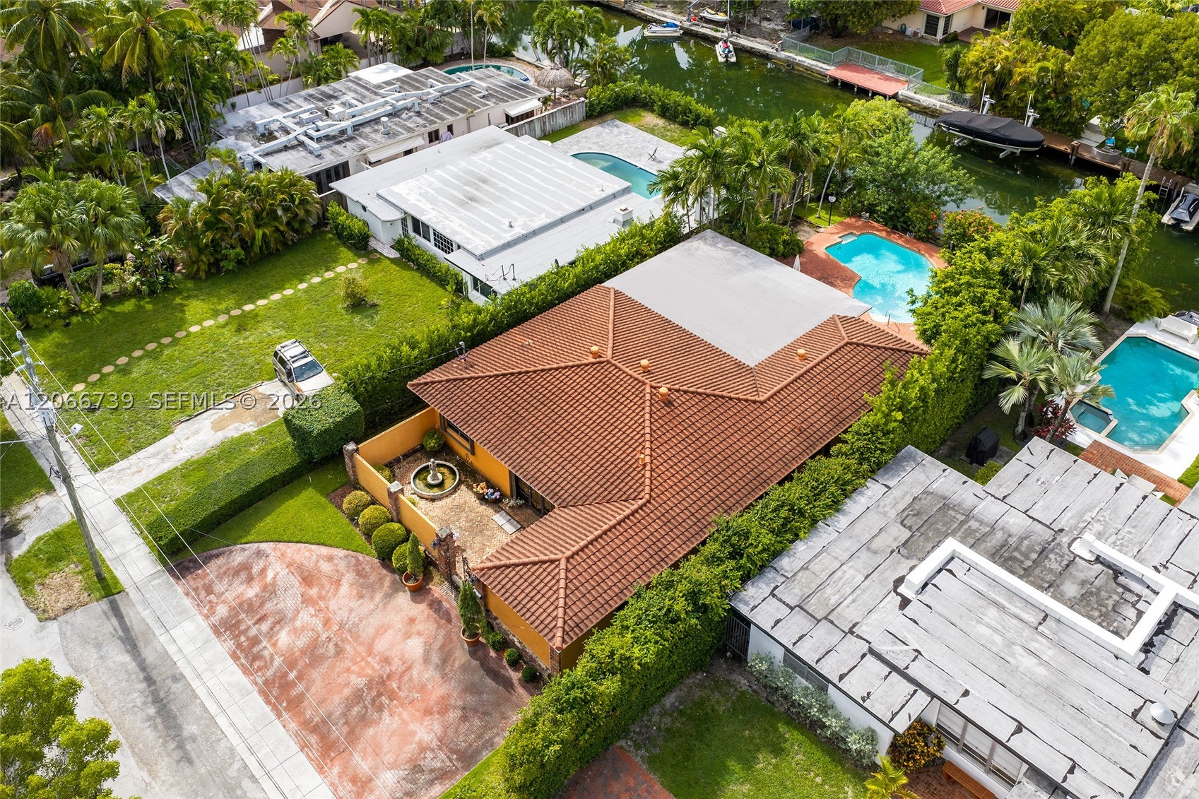 1860 Cleveland Road, Miami Beach, FL 33141 — photo 3