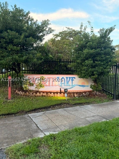 780 NE 199th St 207E — photo