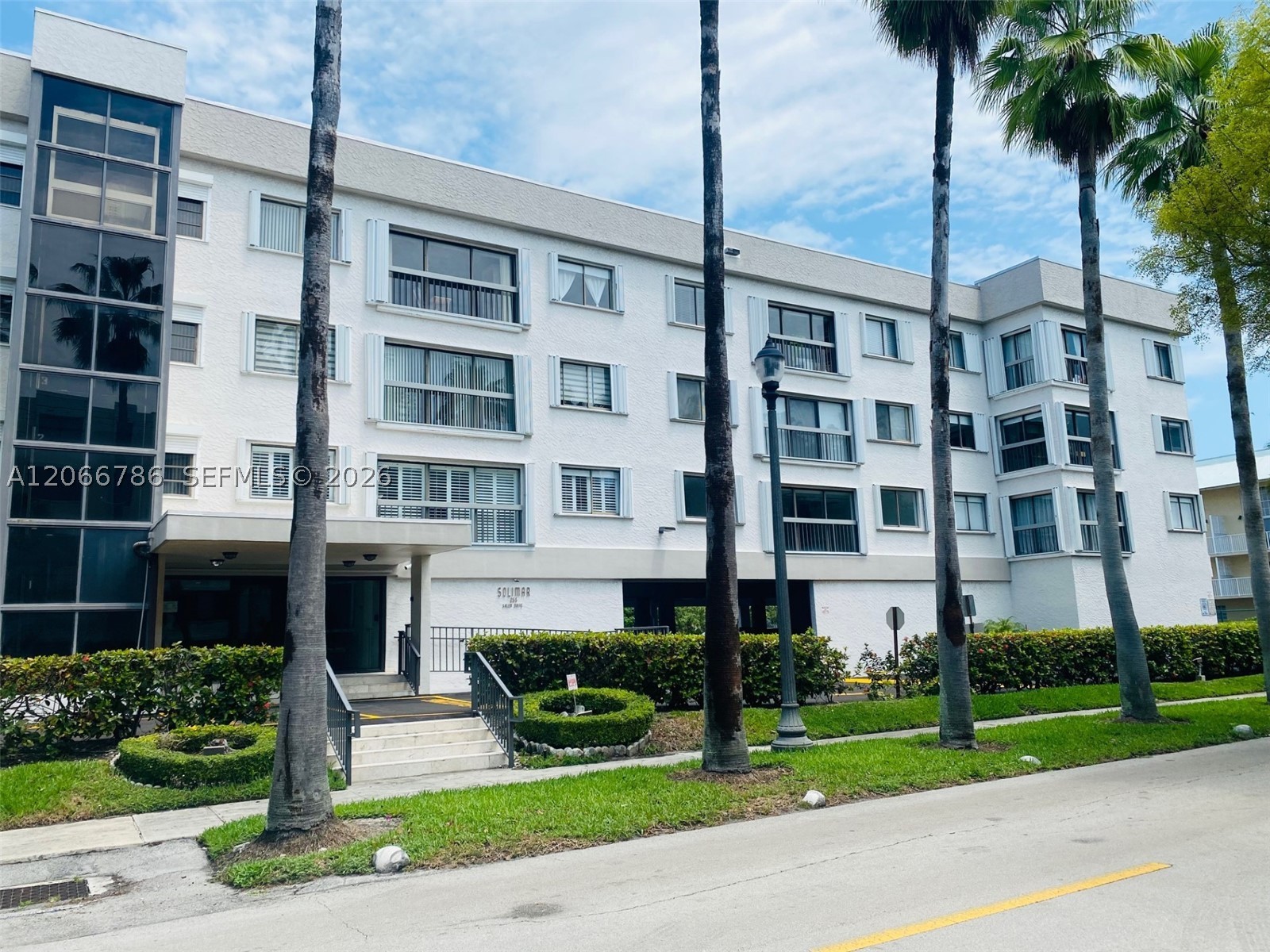 255 Galen Dr 4L — photo