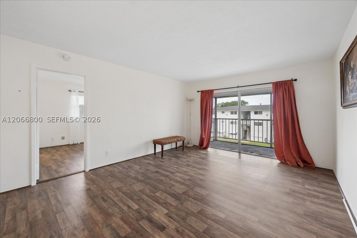 1200 Hillcrest Ct 315 — photo