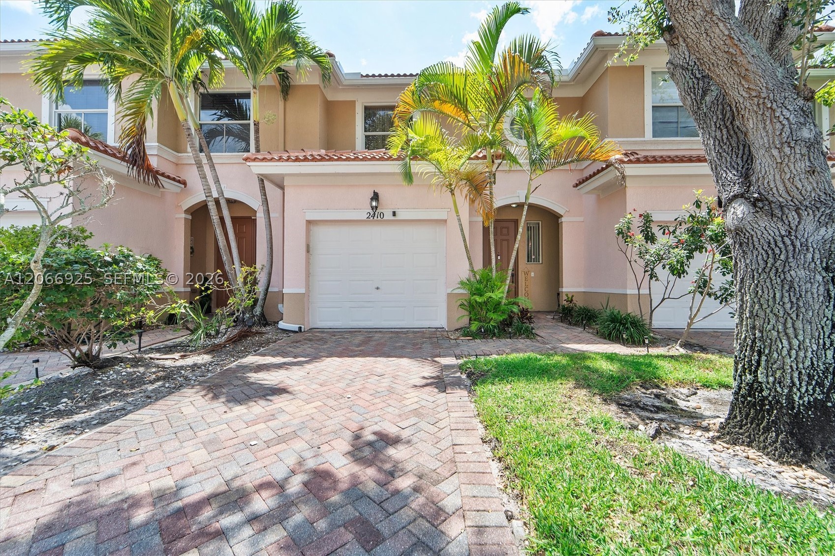 2410 Seminole Palms Dr — photo